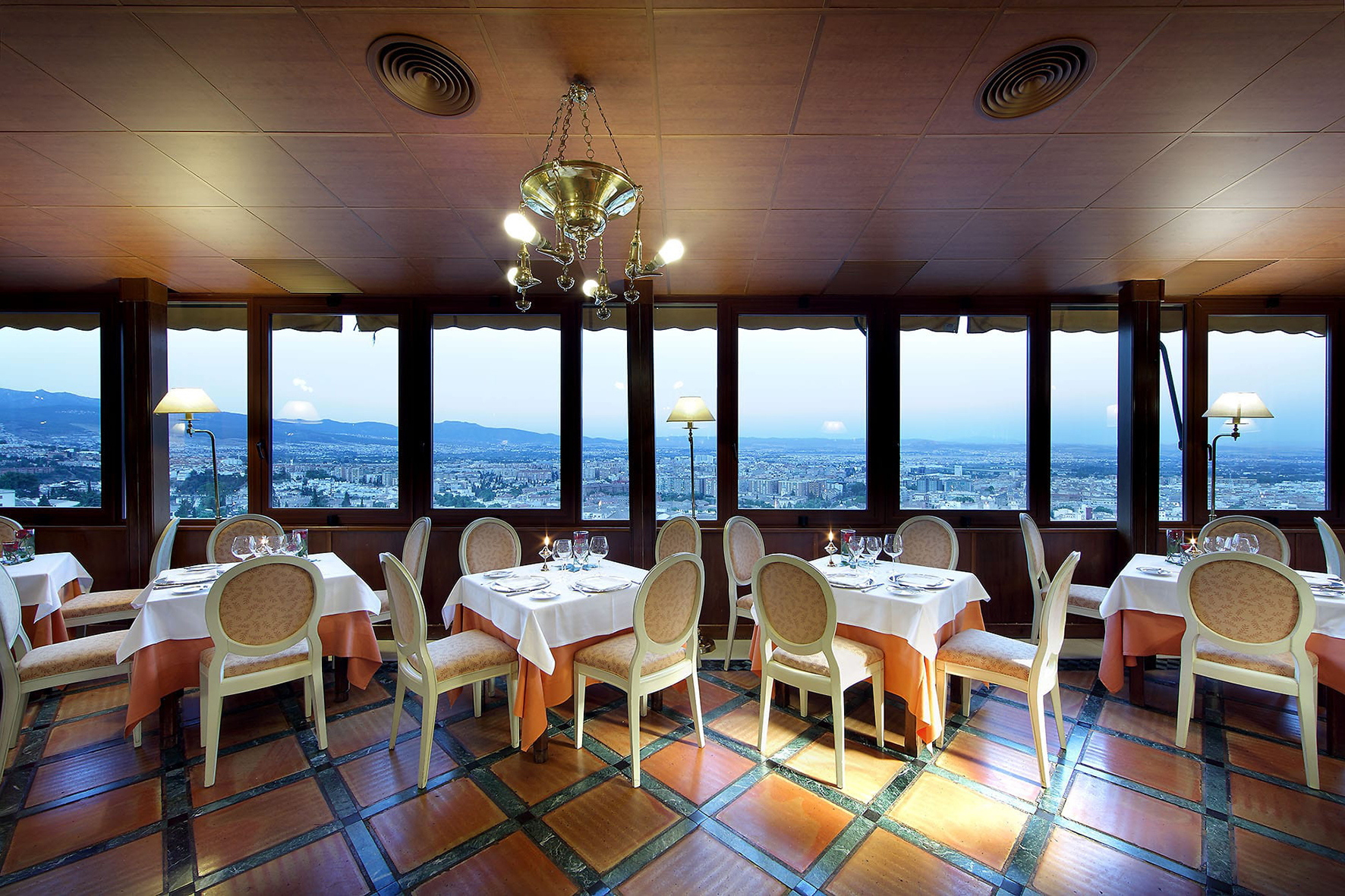 El Alhambra Palace renueva su gran oferta gastronómica - Turismo en la Red